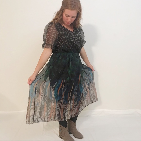 MISSLOOK Dresses & Skirts - MISSLOOK Beautiful Feather Dress 👗